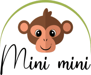 Logo przedszkola Mini mini z uśmiechniętą małpką